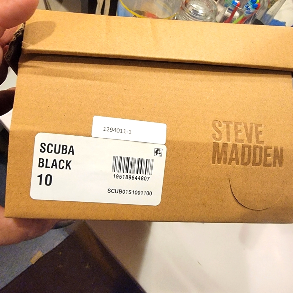 Womens Steve madden scuba slides